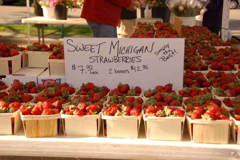farmers_market_strawberries
