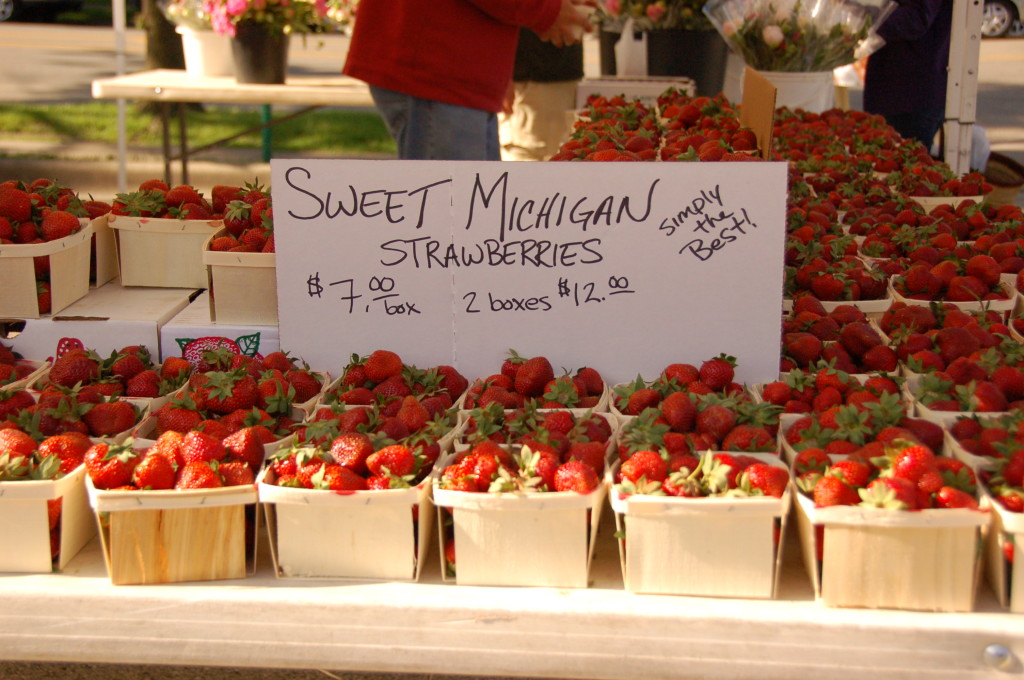farmers_market_strawberries