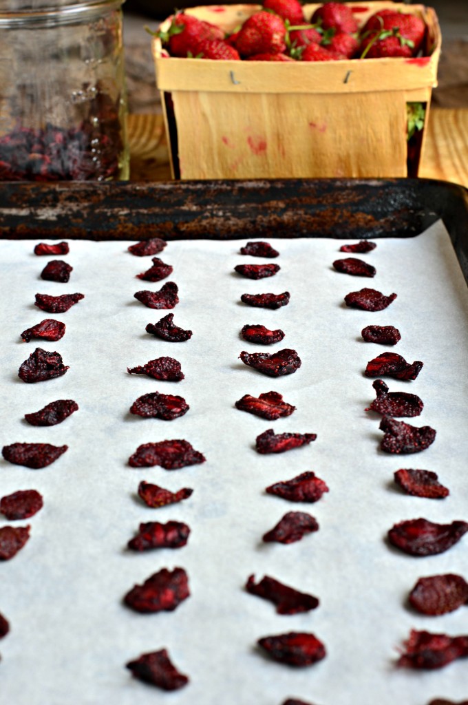 how to dry strawberries oven