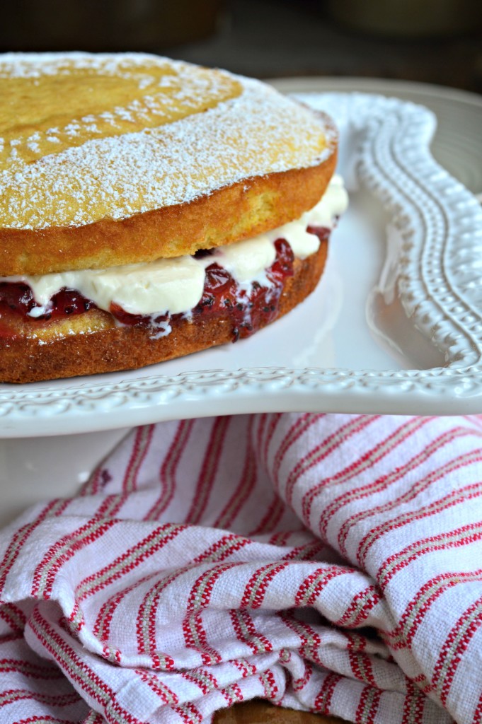 victoria sponge with gooseberry compote