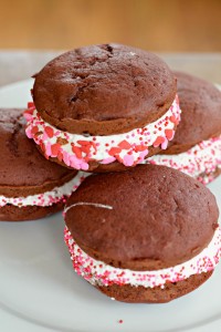 red velvet whoopie pies