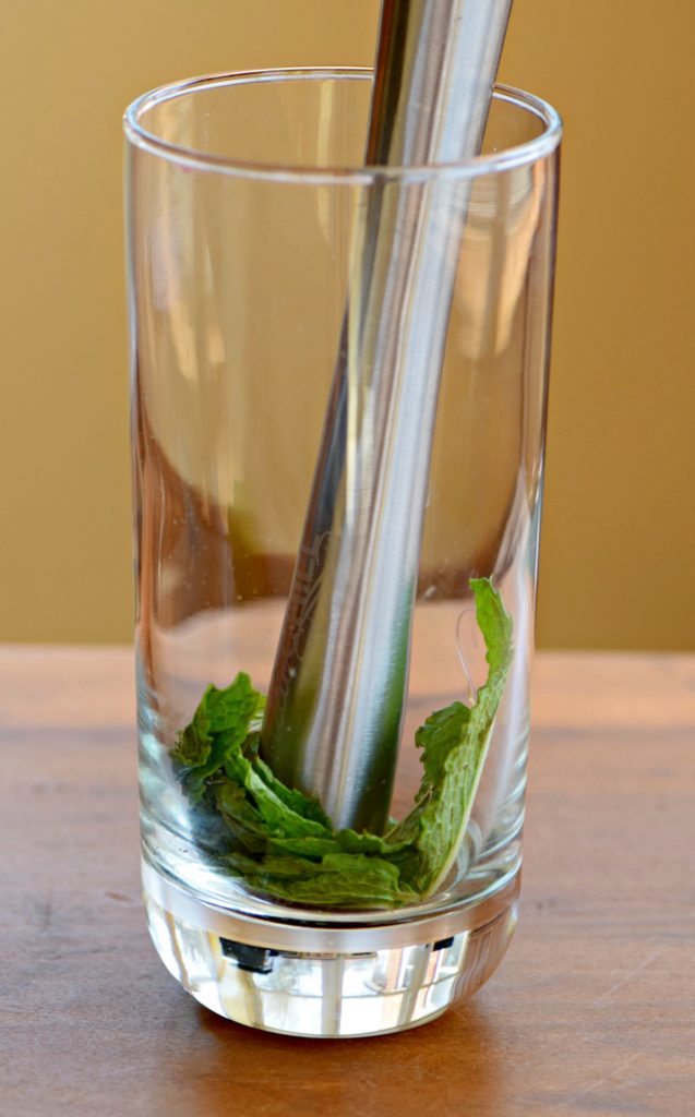 how to muddle mint