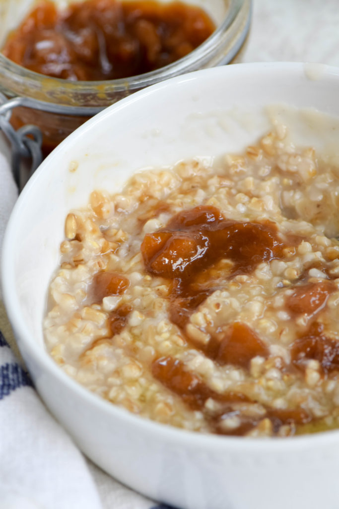 oatmeal with peach jam