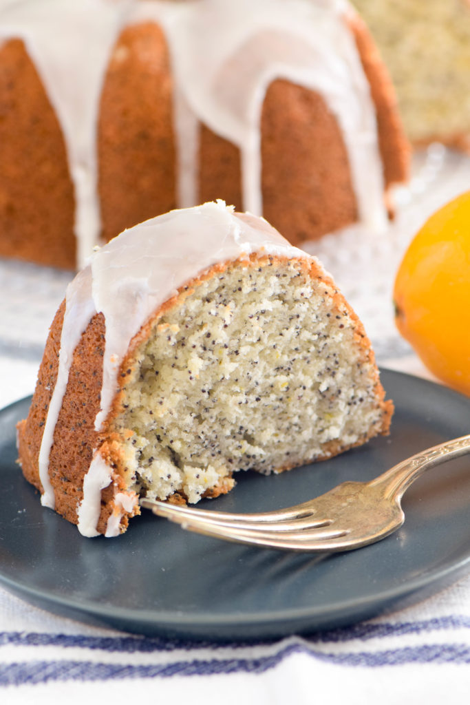 poppy seed cake lemon glaze