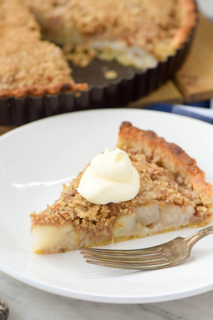 pear tart with streusel