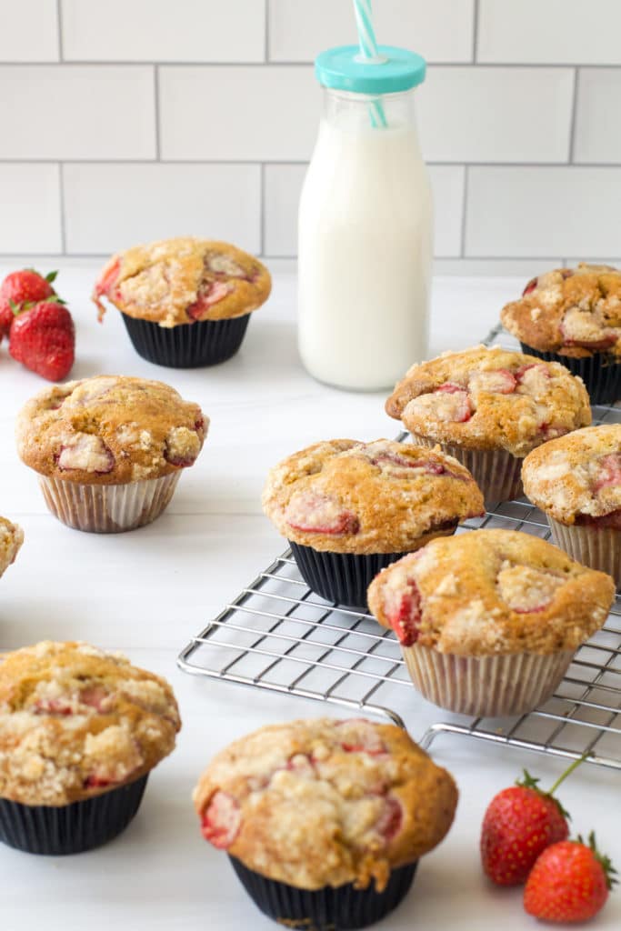 strawberry muffin streusel